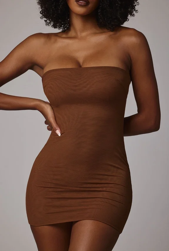 Intimates Soft Sheer-Mesh Bandeau Mini Slip Klänning i Mocha Intimates Soft Sheer-Mesh Bandeau Mini Slip Klänning i Mocha