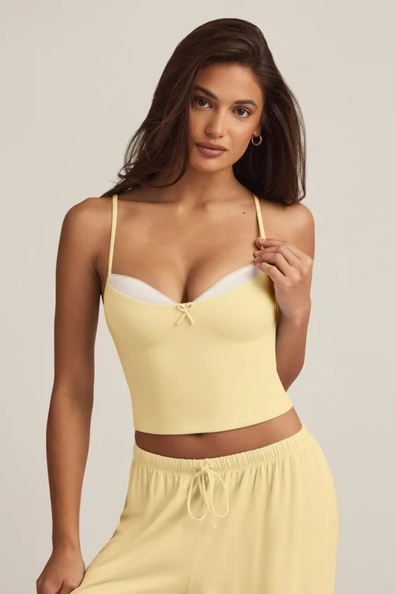Isalie Modal Camisole Pyjama Top i pastellgult Isalie Modal Camisole Pyjama Top i pastellgult