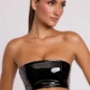 Jadis bandeau-bralette i vinyl, svart Jadis bandeau-bralette i vinyl, svart