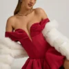Jessamy Off-Shoulder Layered Bubble Hem Corset Miniklänning i True Red Jessamy Off-Shoulder Layered Bubble Hem Corset Miniklänning i True Red