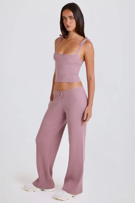 Joggingbyxor i ribbad stickning med vida ben i mauve Joggingbyxor i ribbad stickning med vida ben i mauve