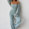 Jumpsuit i grovstickad bandeau med utsvängda ben i dammig blågrön Jumpsuit i grovstickad bandeau med utsvängda ben i dammig blågrön