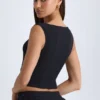 Kadie V-ringad strukturerad crop top i svart Kadie V-ringad strukturerad crop top i svart