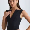 Kadie V-ringad strukturerad crop top i svart Kadie V-ringad strukturerad crop top i svart