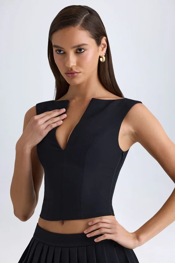 Kadie V-ringad strukturerad crop top i svart Kadie V-ringad strukturerad crop top i svart