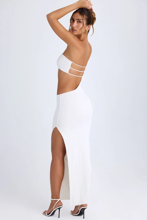 Kaikoa Cut-Out Bandeau Maxiklänning i vitt Kaikoa Cut-Out Bandeau Maxiklänning i vitt