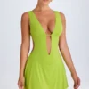 Kalista Plunge Cut-Out Miniklänning i limegrön Kalista Plunge Cut-Out Miniklänning i limegrön