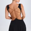 Kalista Plunge Cut-Out Miniklänning i Svart Kalista Plunge Cut-Out Miniklänning i Svart