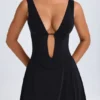 Kalista Plunge Cut-Out Miniklänning i Svart Kalista Plunge Cut-Out Miniklänning i Svart