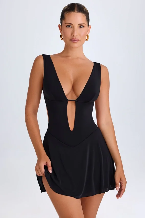 Kalista Plunge Cut-Out Miniklänning i Svart Kalista Plunge Cut-Out Miniklänning i Svart
