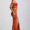 Karleen Slinky Jersey Cut-Out Halterneck Gown i Burnt Orange Karleen Slinky Jersey Cut-Out Halterneck Gown i Burnt Orange