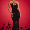 Kassie Embellished Cut-Out Halterneck Gown i svart Kassie Embellished Cut-Out Halterneck Gown i svart
