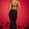 Kassie Embellished Cut-Out Halterneck Gown i svart Kassie Embellished Cut-Out Halterneck Gown i svart