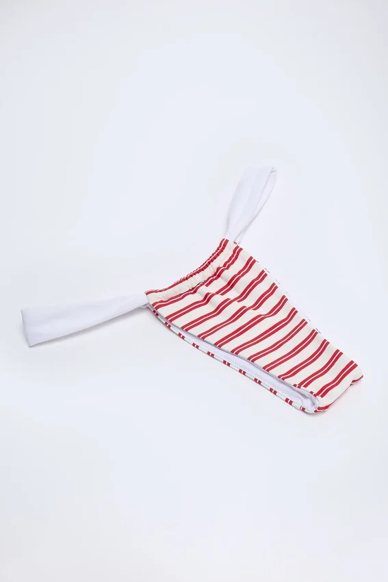 Kauai Ruched Cheeky bikinibyxor i körsbärsrött Kauai Ruched Cheeky bikinibyxor i körsbärsrött