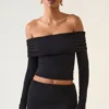 Kesia Modal Off-Shoulder Long-Sleeve Top i svart Kesia Modal Off-Shoulder Long-Sleeve Top i svart