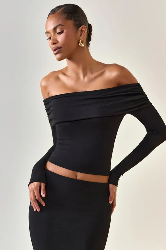 Kesia Modal Off-Shoulder Long-Sleeve Top i svart Kesia Modal Off-Shoulder Long-Sleeve Top i svart