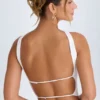 Khai bandeau-top med chokerdetalj i vitt Khai bandeau-top med chokerdetalj i vitt