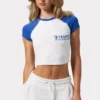 Kort T-shirt med grafiskt tryck i vitt Kort T-shirt med grafiskt tryck i vitt