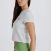 Kort T-shirt med tryck i gråmelerat Kort T-shirt med tryck i gråmelerat