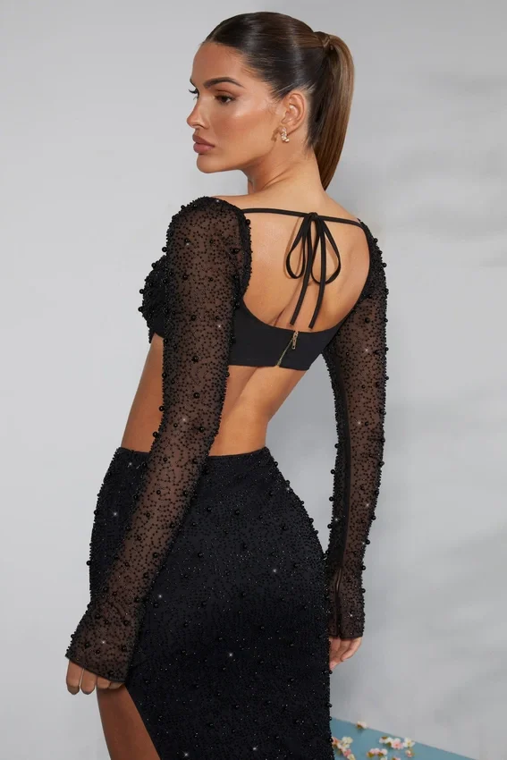 La Desirade Embellished Cowl Neck Crop Top i svart La Desirade Embellished Cowl Neck Crop Top i svart
