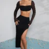 La Desirade Embellished Cowl Neck Crop Top i svart La Desirade Embellished Cowl Neck Crop Top i svart
