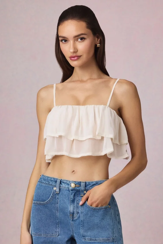 Lacie kort camisole-top med volanger i elfenben Lacie kort camisole-top med volanger i elfenben