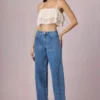 Bobbi Mid-Rise Barrel-Leg Jeans i mellblå tvätt Bobbi Mid-Rise Barrel-Leg Jeans i mellblå tvätt