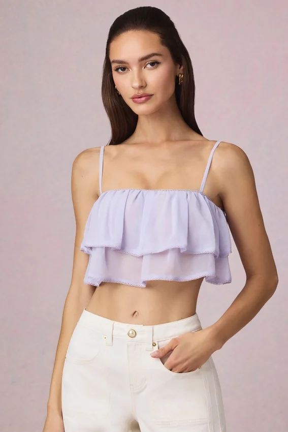 Lacie kort camisole-top med volanger i lila Lacie kort camisole-top med volanger i lila