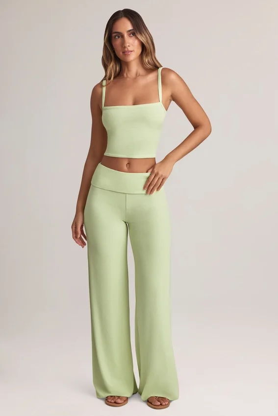 Lai Modal camisole-top med rund hals i salviagrön Lai Modal camisole-top med rund hals i salviagrön