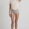 Lanori lågmidjade hotpants i ecru Lanori lågmidjade hotpants i ecru