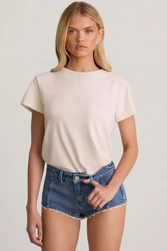 Lanori lågmidjade hotpants i mellanblått Lanori lågmidjade hotpants i mellanblått
