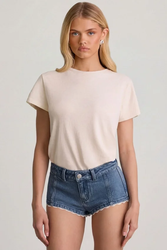 Lanori lågmidjade hotpants i mellanblått Lanori lågmidjade hotpants i mellanblått