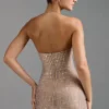 Lasma Embellished Halterneck A-Line Miniklänning i Almond Lasma Embellished Halterneck A-Line Miniklänning i Almond
