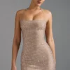 Lasma Embellished Halterneck A-Line Miniklänning i Almond Lasma Embellished Halterneck A-Line Miniklänning i Almond