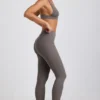 Linnea Petite ribbade modal-leggings med hög midja i grått Linnea Petite ribbade modal-leggings med hög midja i grått