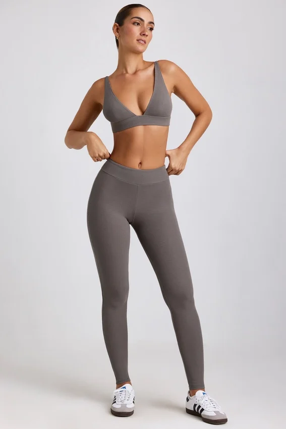 Linnea Petite ribbade modal-leggings med hög midja i grått Linnea Petite ribbade modal-leggings med hög midja i grått