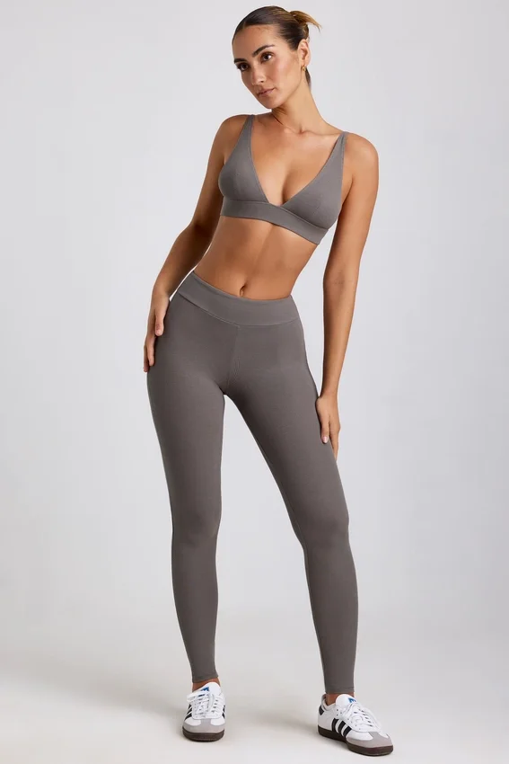 Linnea Petite ribbade modal-leggings med hög midja i grått Linnea Petite ribbade modal-leggings med hög midja i grått