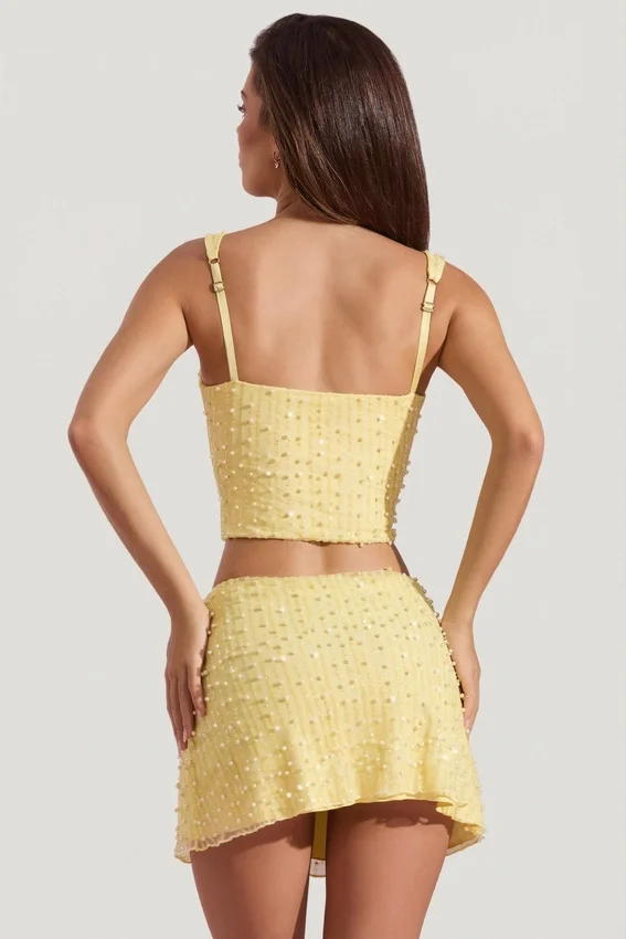 Lirael dekorerad crop top med fyrkantig halsringning i gult Lirael dekorerad crop top med fyrkantig halsringning i gult
