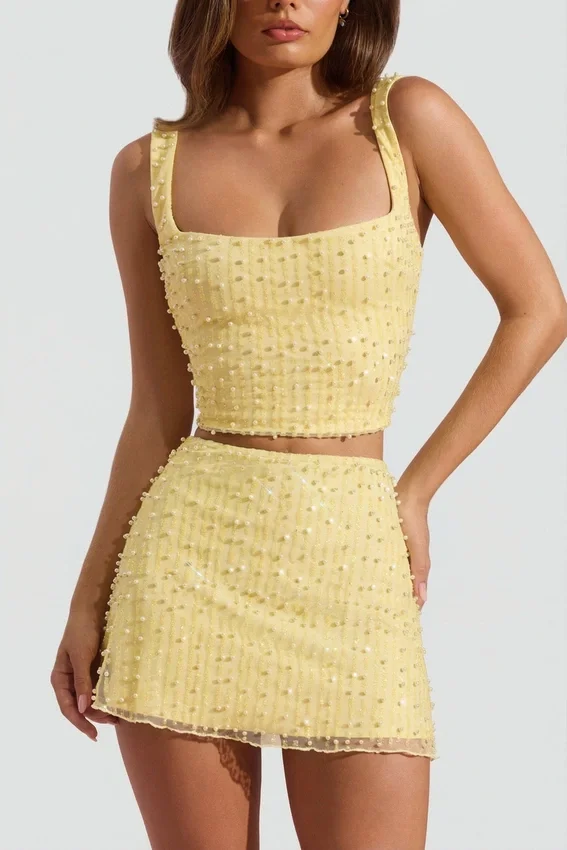 Lirael dekorerad crop top med fyrkantig halsringning i gult Lirael dekorerad crop top med fyrkantig halsringning i gult