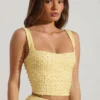Lirael dekorerad crop top med fyrkantig halsringning i gult Lirael dekorerad crop top med fyrkantig halsringning i gult