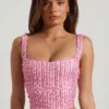 Lirael dekorerad crop top med fyrkantig halsringning i rosa Lirael dekorerad crop top med fyrkantig halsringning i rosa