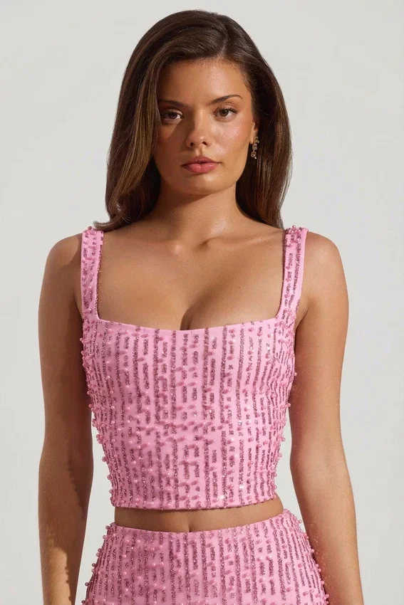 Lirael dekorerad crop top med fyrkantig halsringning i rosa Lirael dekorerad crop top med fyrkantig halsringning i rosa
