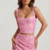Lirael dekorerad crop top med fyrkantig halsringning i rosa Lirael dekorerad crop top med fyrkantig halsringning i rosa