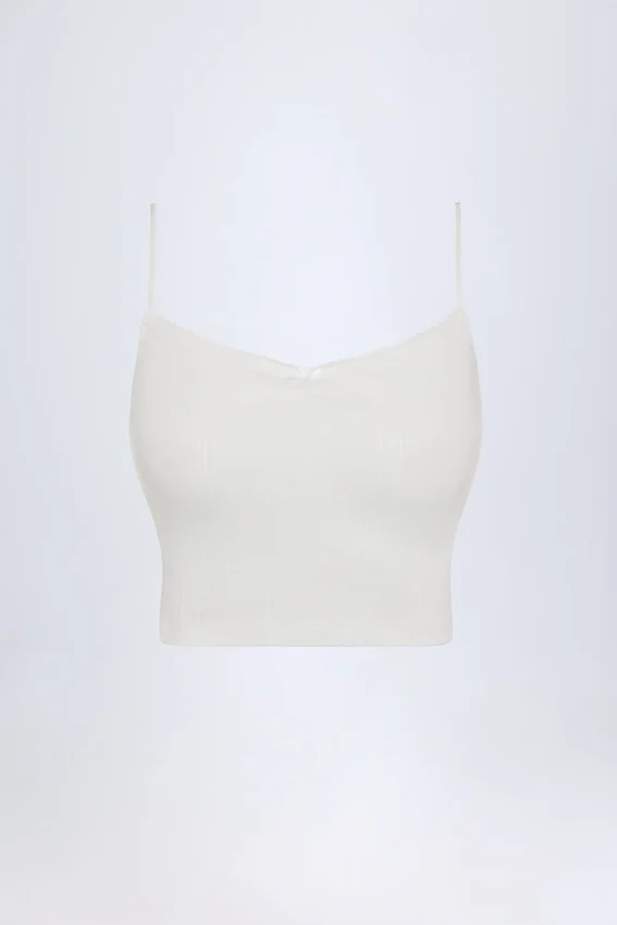 Livia Pointelle Ruched Camisole Crop Top i vitt Livia Pointelle Ruched Camisole Crop Top i vitt