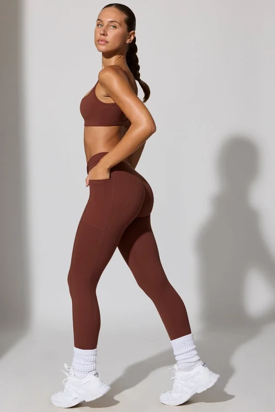 Långa leggings med fickor i brunt Långa leggings med fickor i brunt
