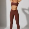 Långa leggings med fickor i brunt Långa leggings med fickor i brunt