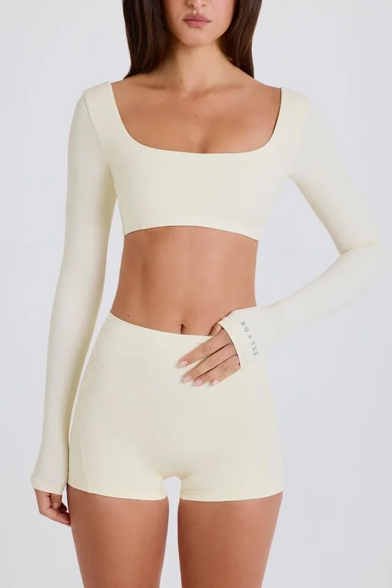 Långärmad crop top i kräm Långärmad crop top i kräm