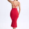 Lois Modal Plunge Open-Back Midaxi-klänning i körsbärsrött Lois Modal Plunge Open-Back Midaxi-klänning i körsbärsrött