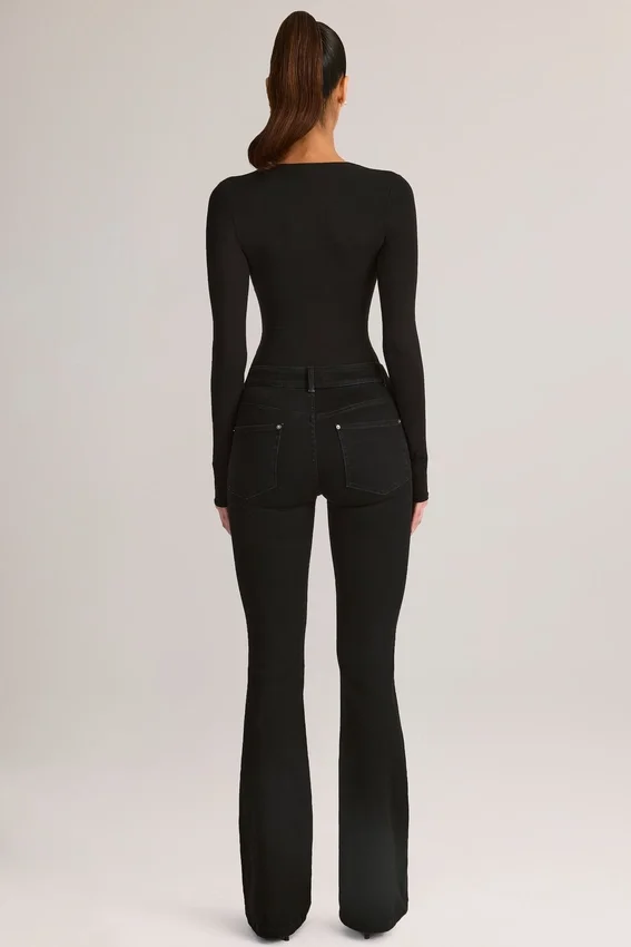 Lone Denim Mid-Rise Flared Jeans i svart Lone Denim Mid-Rise Flared Jeans i svart