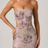 Lucienne Embellished Cut-Out Fishtail Maxiklänning i lila Lucienne Embellished Cut-Out Fishtail Maxiklänning i lila